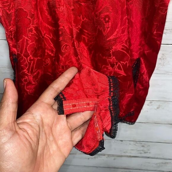❤️🌹 Victoria’s Secret Vintage Red Teddy❤️🌹 - Picture 6 of 7